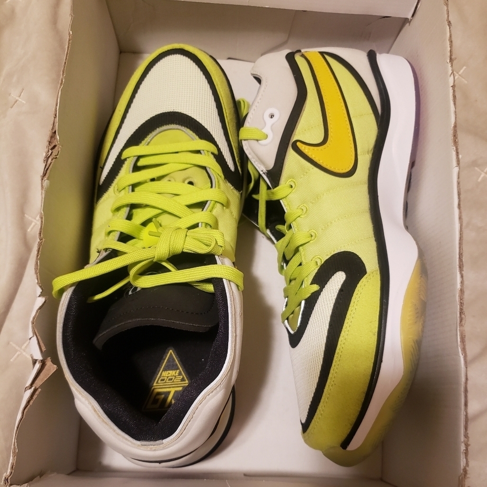Nike Men's Sneakers in Yellow and Black